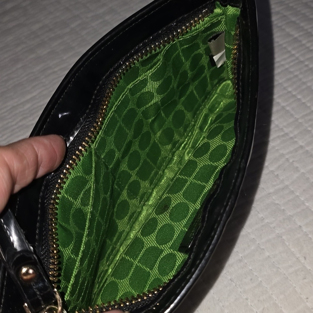 Kate Spade New York Black and Cream Chrissy Noel Wristlet - Picture 5 of 10